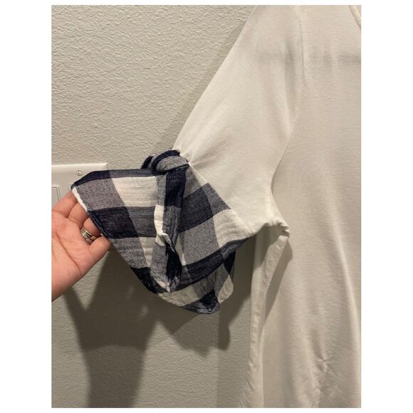 IVANKA TRUMP White Round Neck Plait Short Sleeve Blouse - Picture 3 of 4